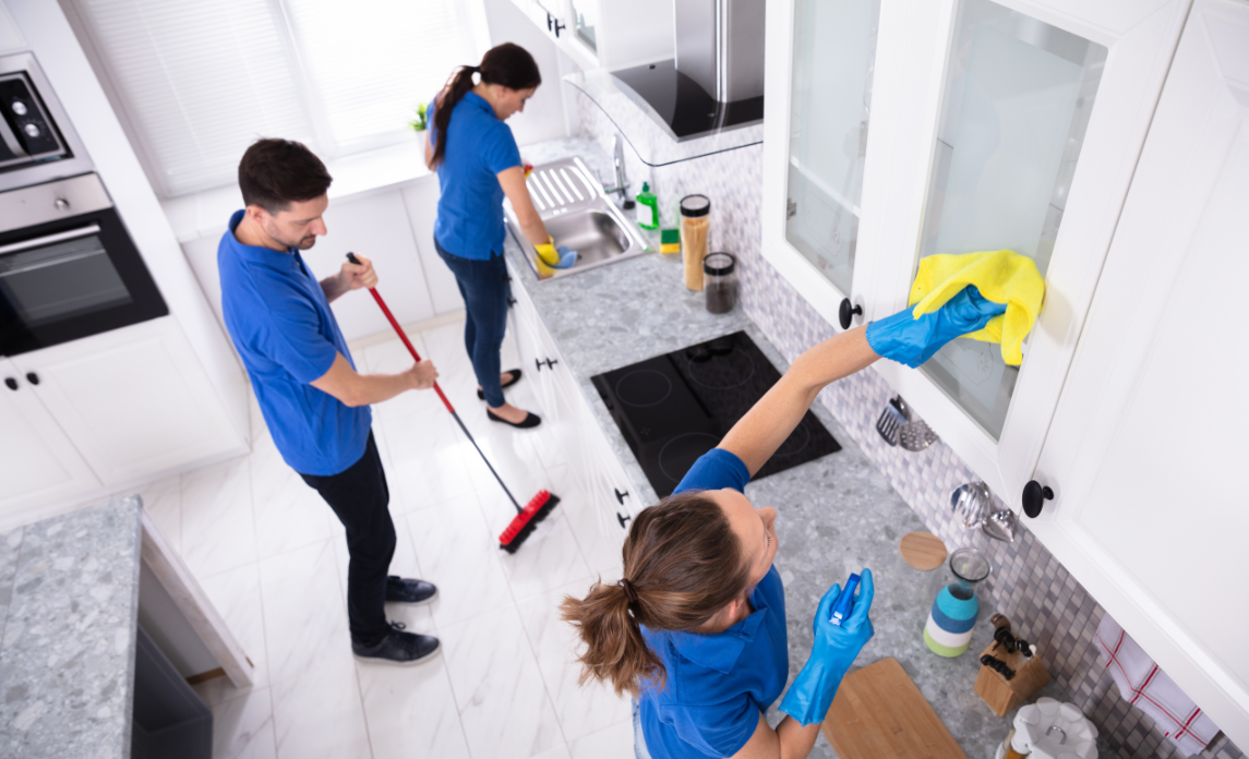 How To Stay On Top Of Kitchen Cleanliness In A Busy Home